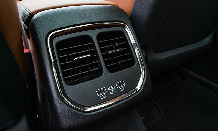 Giá xe VinFast VF 8 cập nhật mới nhất tháng 6/2025 - 16
