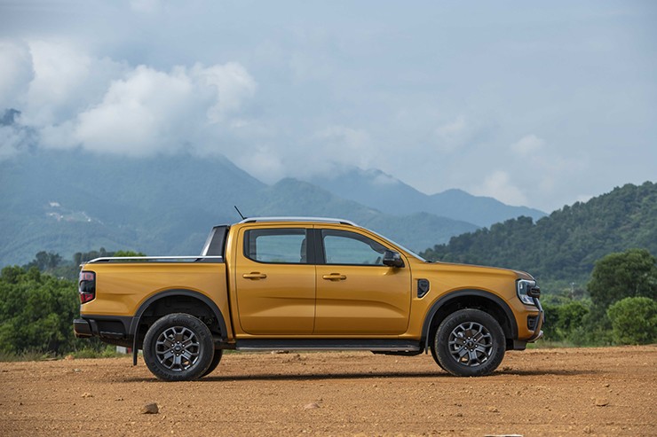 Giá xe Ford Ranger tháng 6/2025, hỗ trợ 100% lệ phí trước bạ - 5