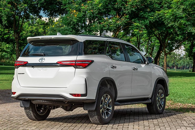 Giá xe Toyota Fortuner lăn bánh các phiên bản cập nhật tháng 6/2025 - 6