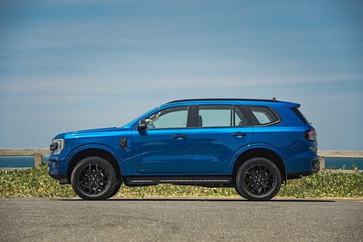 Giá xe Ford Everest niêm yết và lăn bánh tháng 6/2025 - 4