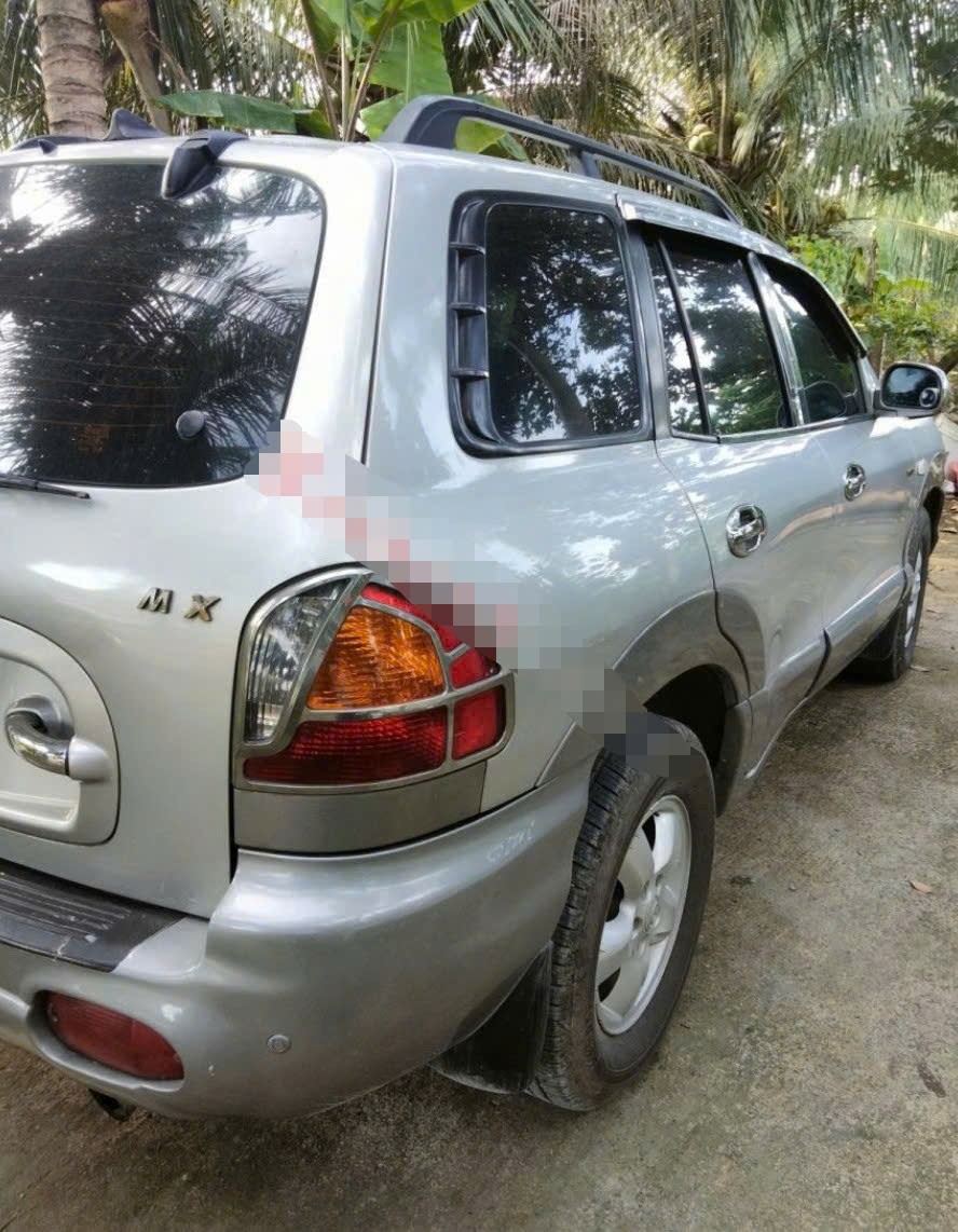 Hyundai SantaFe "cổ lỗ sỉ" vẫn "nguyên keo chỉ", giá 175 triệu đồng - 2