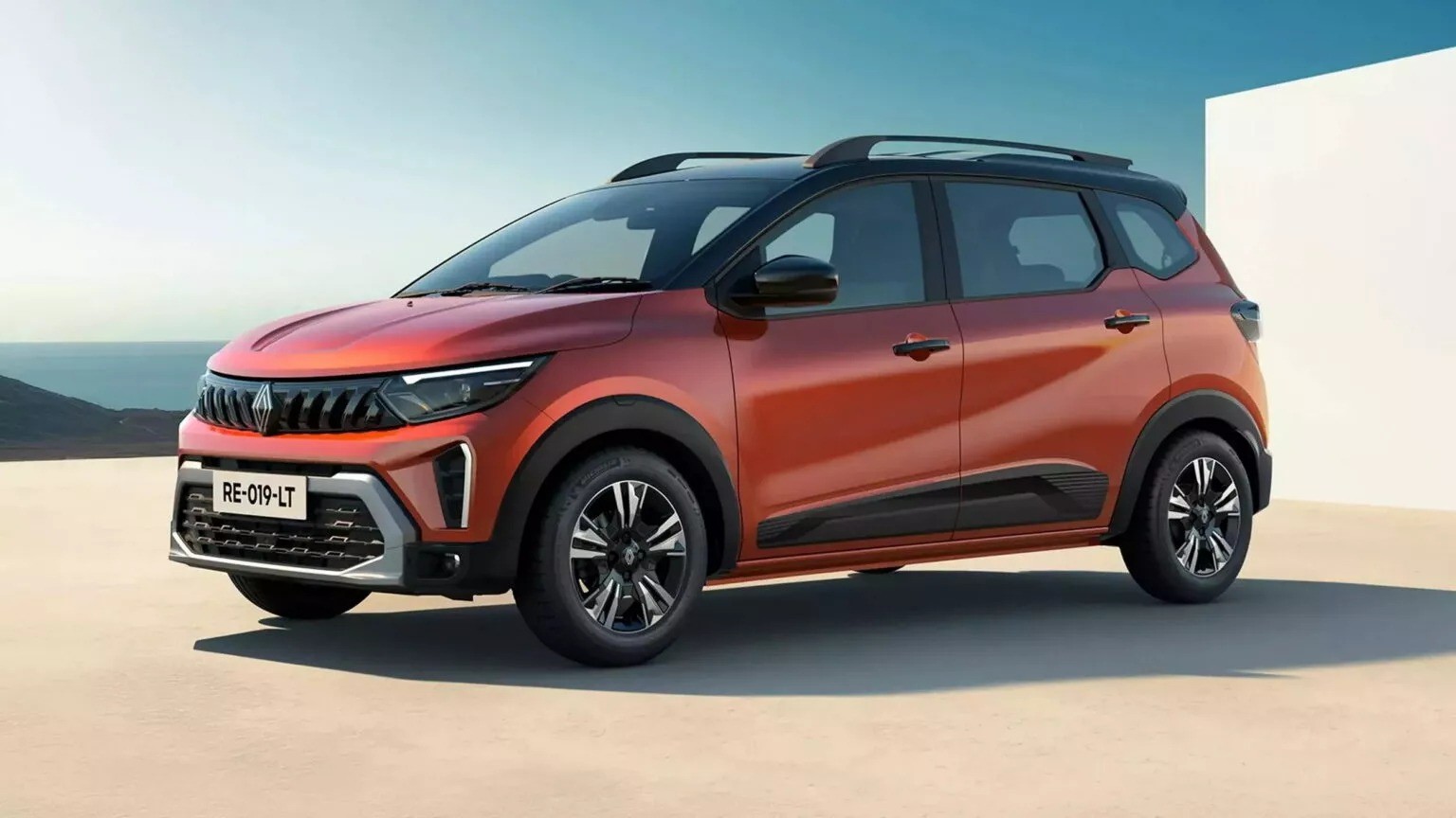 MPV 7 chỗ của Pháp giá siêu rẻ chỉ từ 190 triệu đồng, không có đối thủ - 4