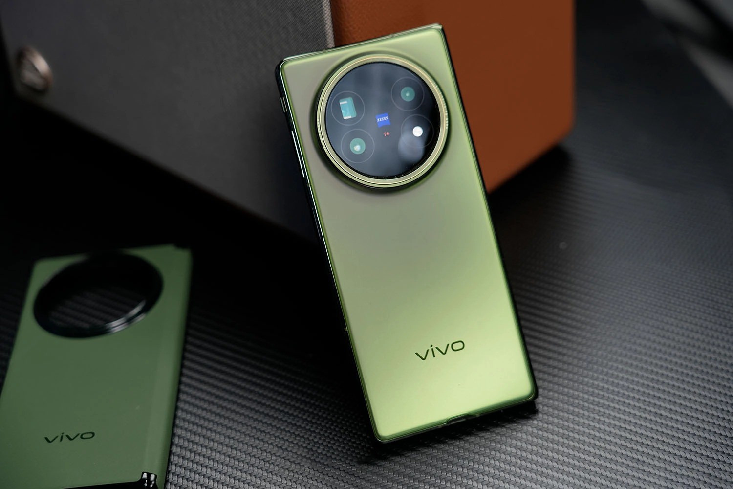 Vivo X Fold 5 so sánh Galaxy Z Fold 7: Điện thoại gập nào tốt hơn? - 7