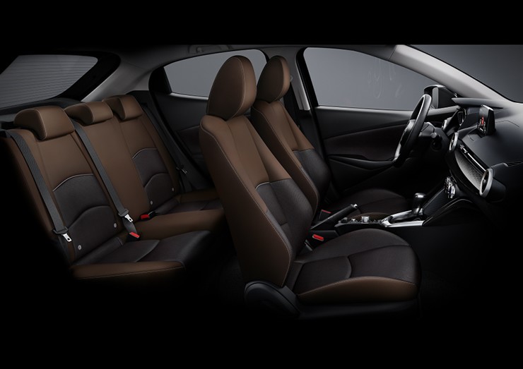 Nội thất Mazda2