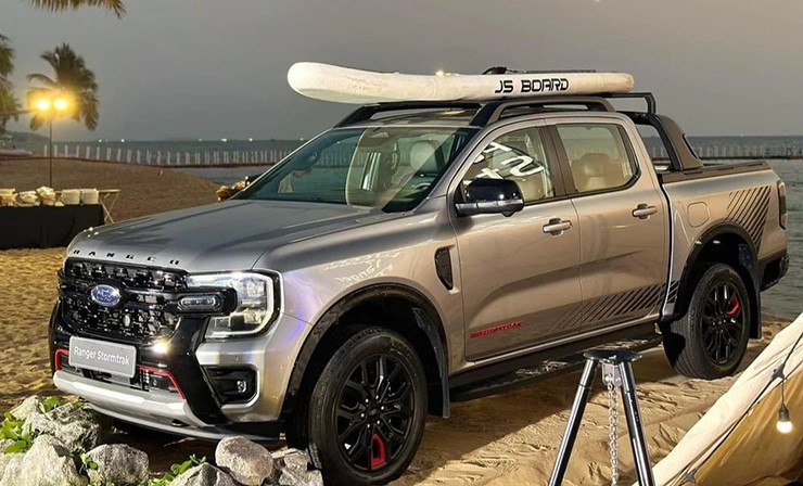 Giá xe Ford Ranger tháng 7/2025, lăn bánh giảm 100% phí trước bạ - 1