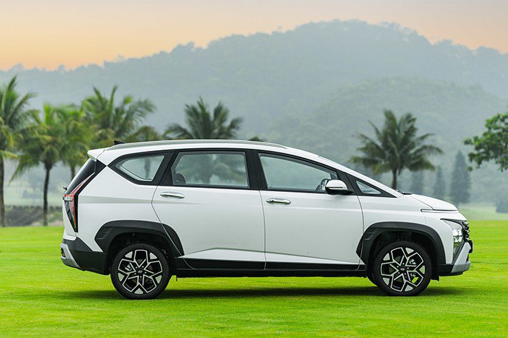 Stargazer: SUV giá rẻ nhưng "thở" không khí cao cấp - 8